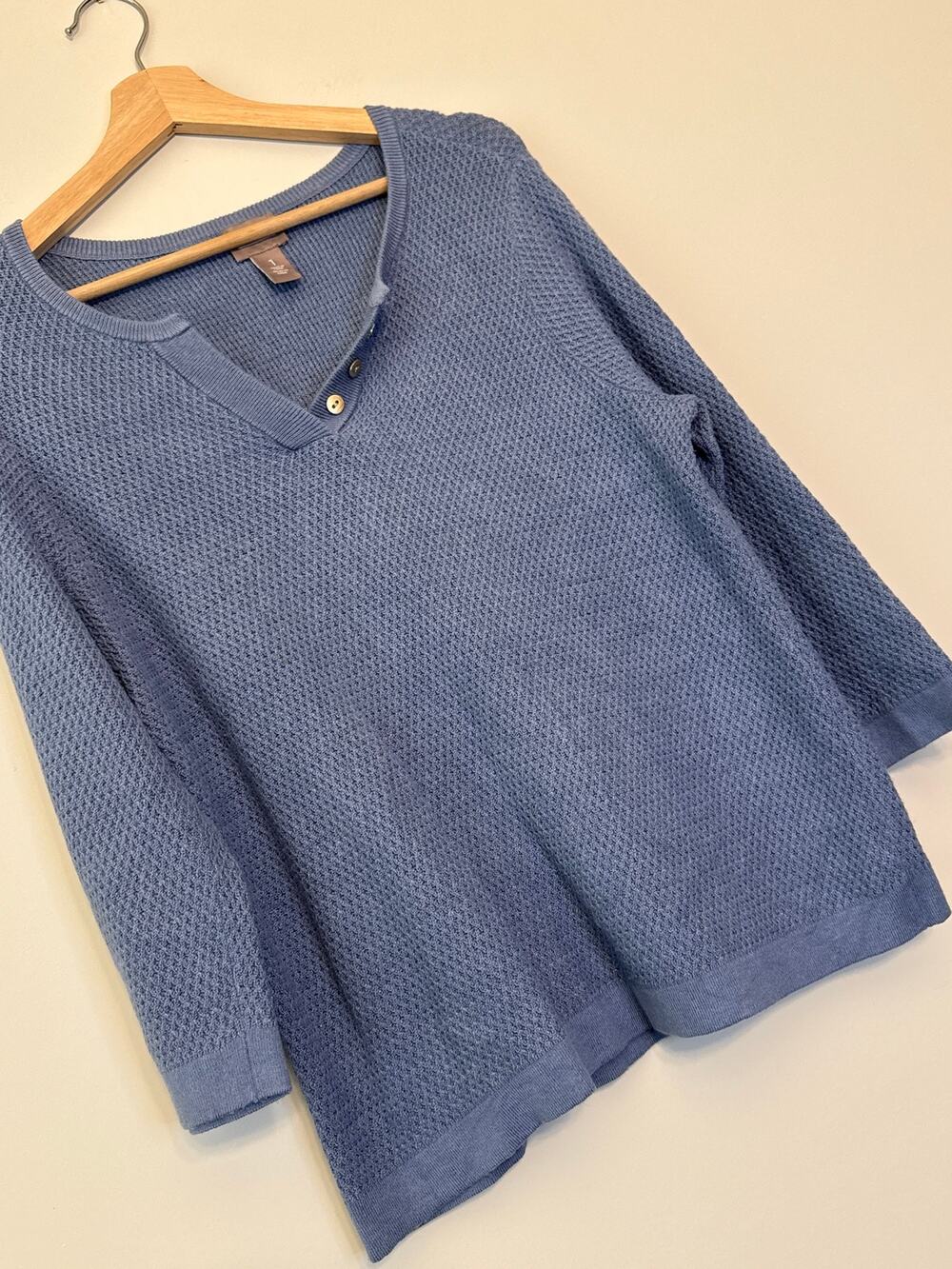 Chicos Periwinkle Waffle Knit Henley Sweater Size 1